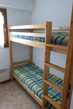 2e chambre avec lits superposés 